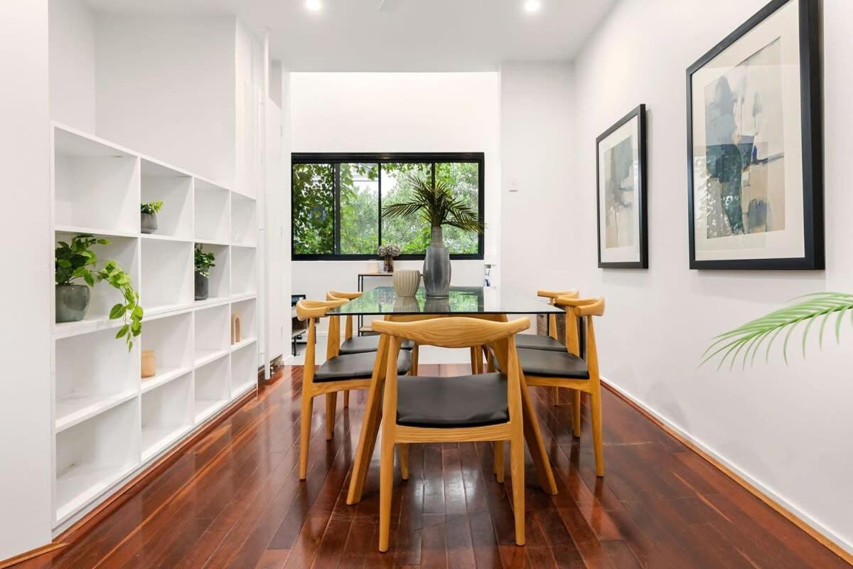 Bright Darlinghurst Apartment *