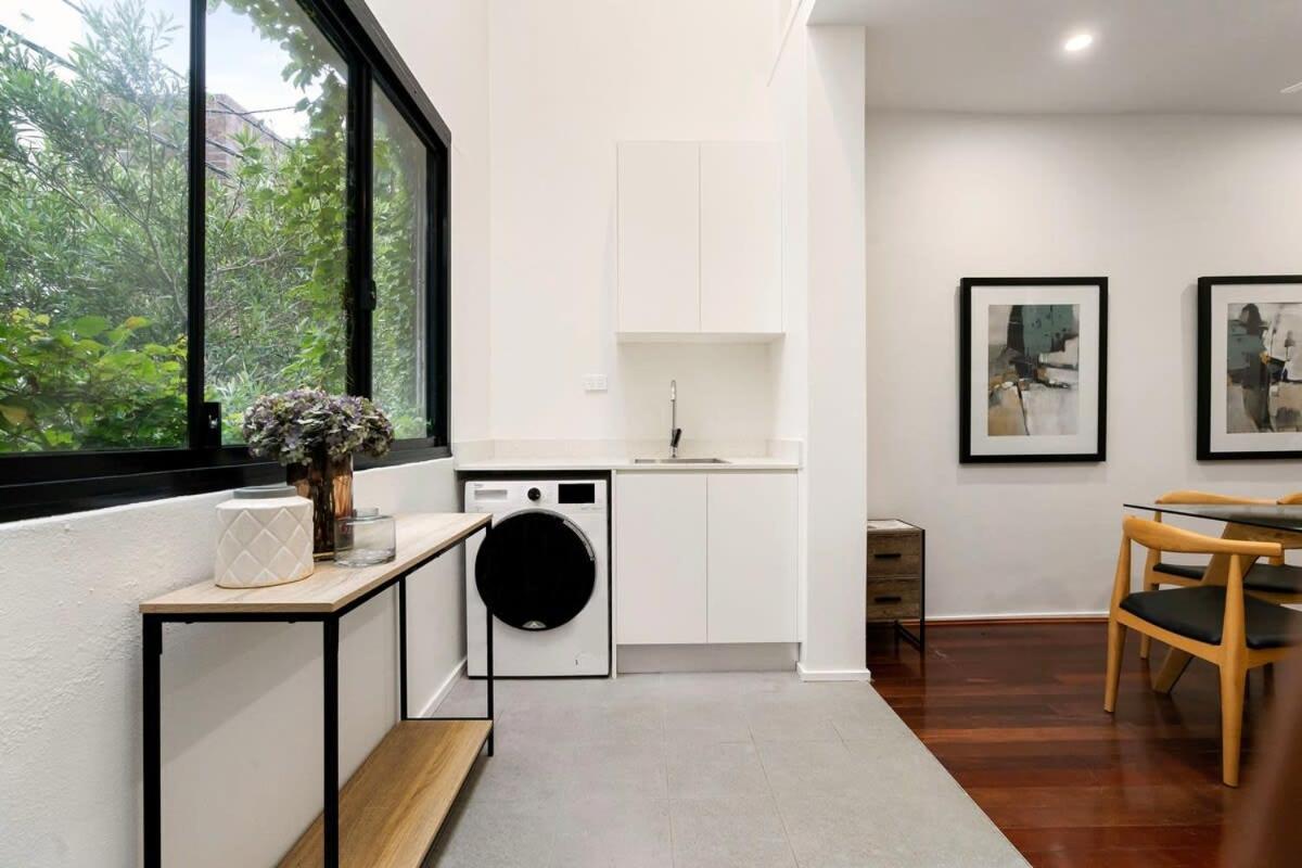 Bright Darlinghurst * Sydney